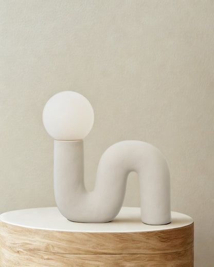 Bowtie haritz-metalezko mahai-lanpara