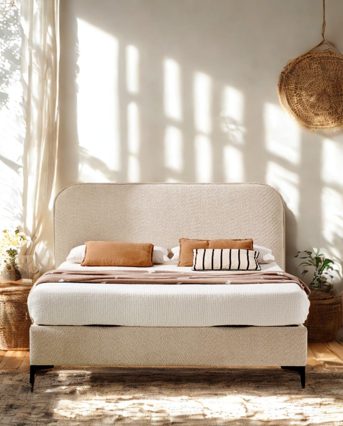 Aura kanapea eta Brisa oheburua 